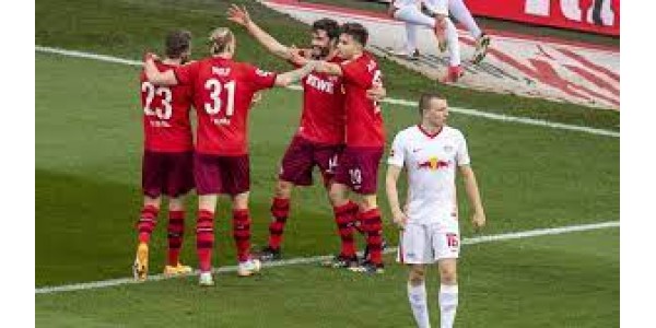 1. FC Köln voittaa vastahyökkäyksen 1. FC Köln voittaa vastahyökkäyksen